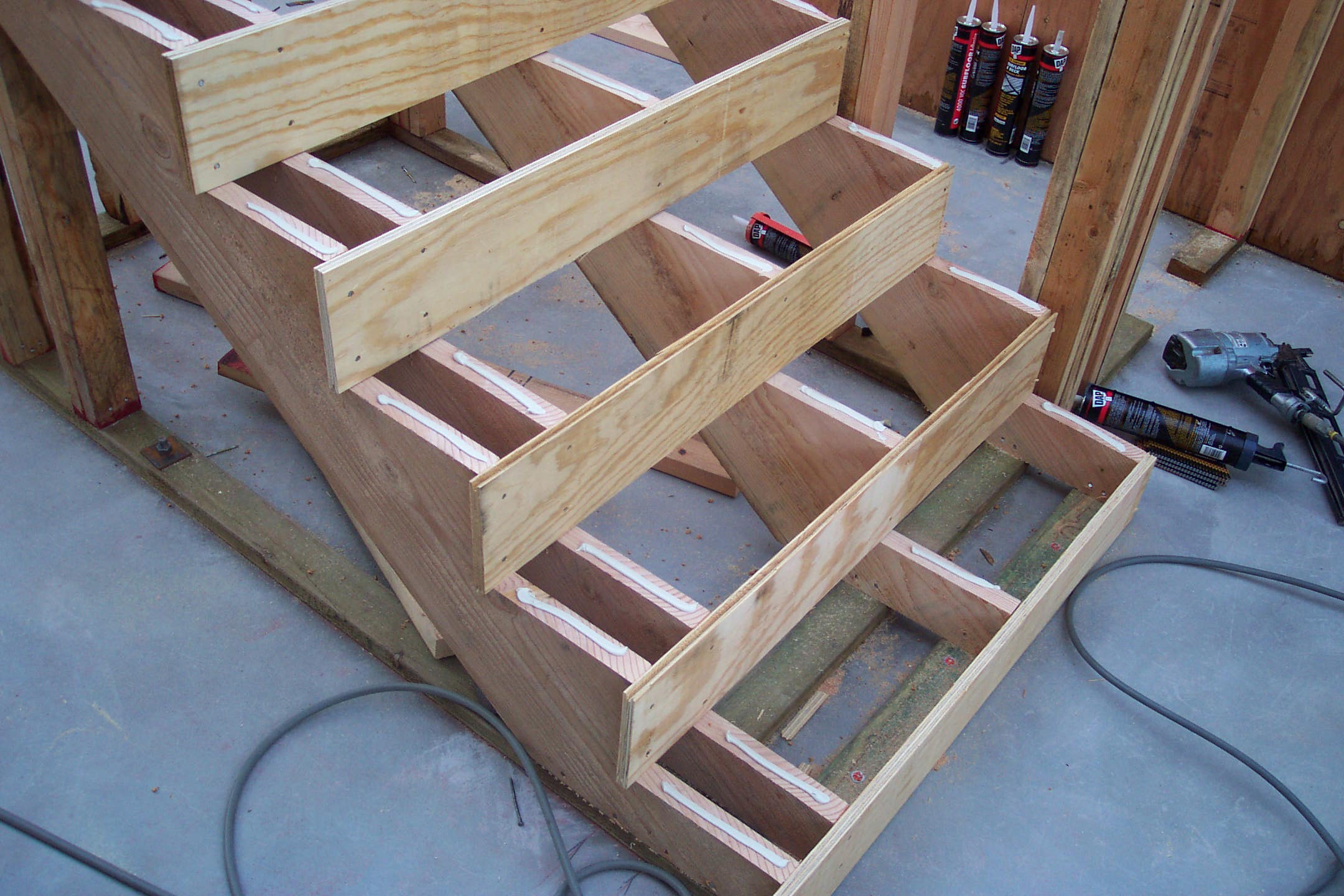 best construction adhesive for stairs